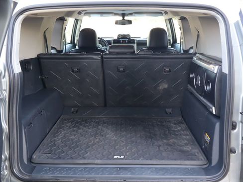 Used 2012 Toyota FJ Cruiser 4WD w/ Upgrade Pkg image 14