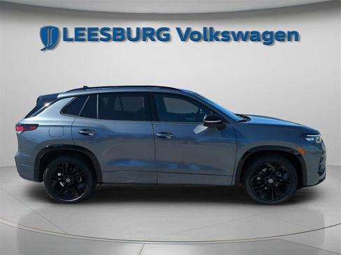 New 2026 Volkswagen Tiguan SE R-Line image 14