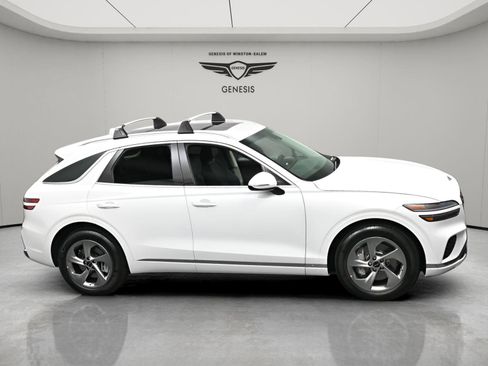 Used 2026 Genesis GV70 2.5T Select image 7