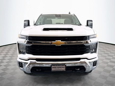 Used 2024 Chevrolet Silverado 2500 LT w/ Convenience Package AWD/4WD image 2