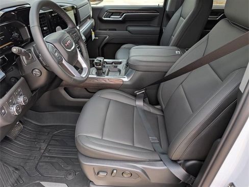 New 2026 GMC Sierra 1500 SLT image 11