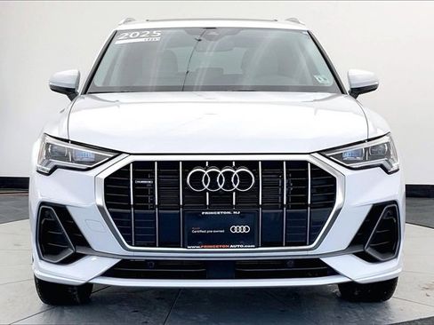 Certified 2025 Audi Q3 2.0T Premium Plus w/ Premium Plus Package image 3