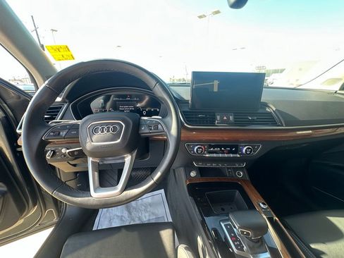 Used 2023 Audi Q5 2.0T Prestige w/ Prestige Package image 10