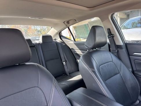 Used 2023 Nissan Altima 2.5 SL FWD image 12