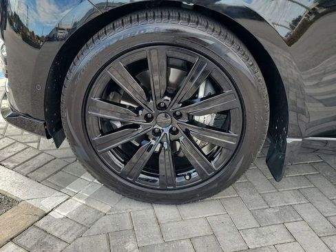 Used 2025 Land Rover Range Rover SE image 13