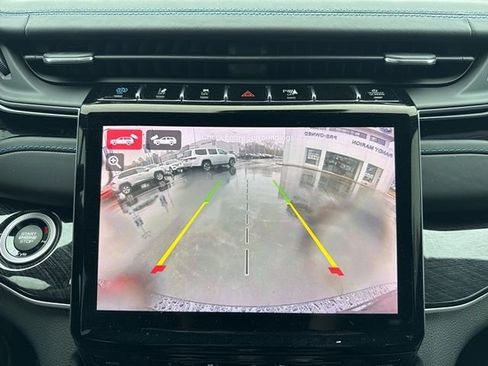 Used 2022 Jeep Grand Cherokee Trailhawk w/ Luxury Tech Group III image 16