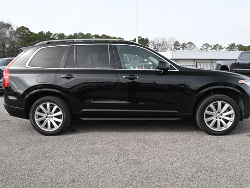 Used 2017 Volvo XC90 T6 Momentum w/ Vision Package image 11