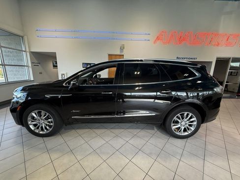 Used 2023 Buick Enclave Avenir w/ Avenir Technology Package image 4