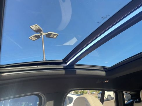 Used 2024 BMW X4 M40i w/ Premium Package image 10