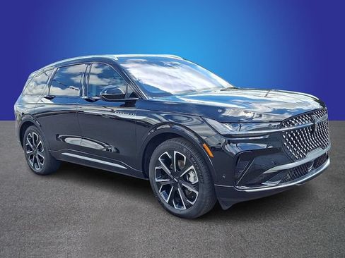 Certified 2024 Lincoln Nautilus Reserve w/ Equipment Group 203A AWD/4WD image 3