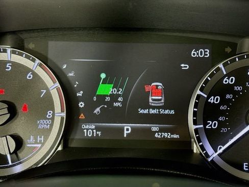Used 2023 Toyota Highlander LE FWD image 14