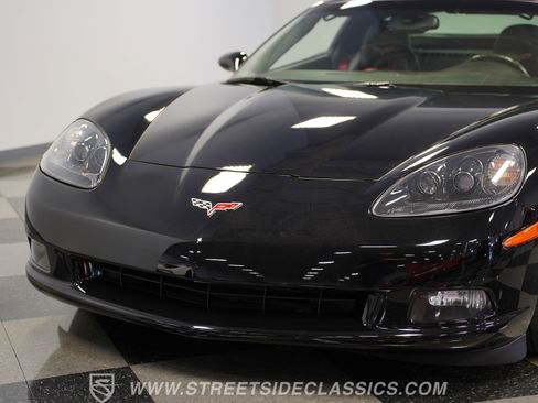 Used 2007 Chevrolet Corvette Coupe w/ Performance Package RWD image 20