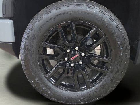 Used 2024 GMC Sierra 1500 Elevation w/ X31 Off-Road Package AWD/4WD image 33