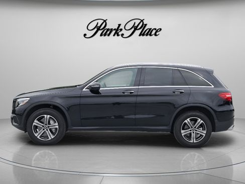 Used 2019 Mercedes-Benz GLC 300 4MATIC image 2