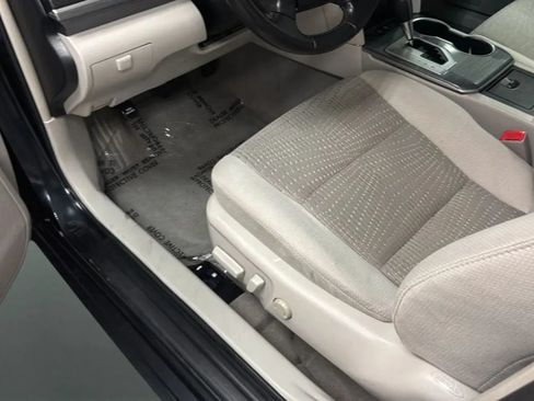 Used 2012 Toyota Camry XLE w/ Convenience Pkg FWD image 23