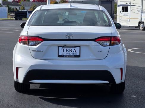 Used 2022 Toyota Corolla LE image 11