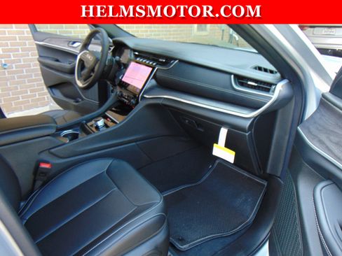 Certified 2024 Jeep Grand Cherokee L Limited w/ Luxury Tech Group II image 35