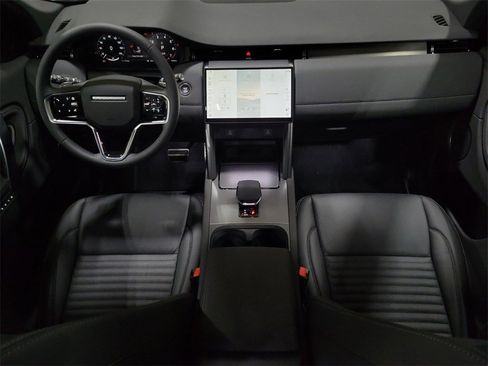 New 2025 Land Rover Discovery Sport Dynamic SE image 25