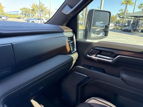 Used 2024 GMC Sierra 2500 Denali w/ Denali Reserve Package image 25