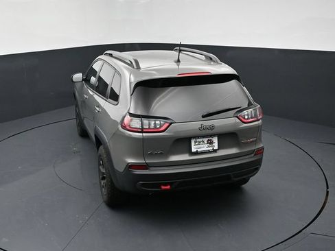 Used 2019 Jeep Cherokee Trailhawk w/ Cold Weather Group AWD/4WD image 13