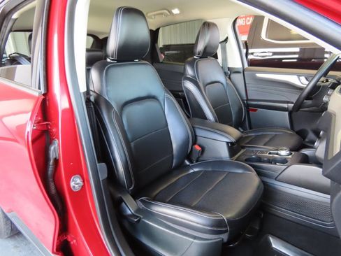Used 2022 Ford Escape SEL w/ Technology Package AWD/4WD image 36