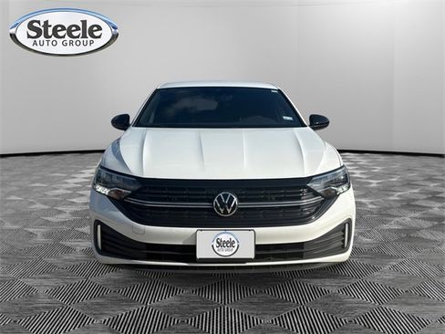 Used 2022 Volkswagen Jetta Sport image 8