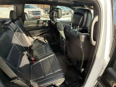 Used 2017 Jeep Grand Cherokee Overland w/ Jeep Active Safety Group image 35