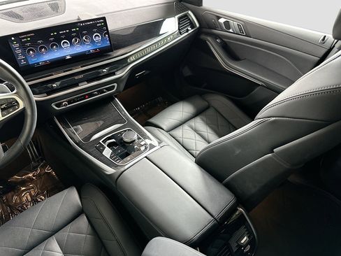 Certified 2023 BMW X7 xDrive40i w/ M Sport Package image 24