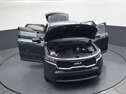 Used 2023 Kia Sorento LX image 37