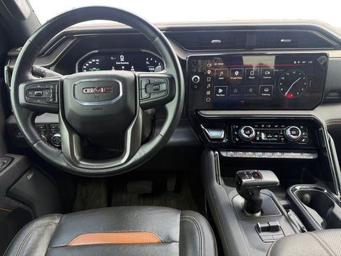 Used 2023 GMC Sierra 1500 AT4 w/ Technology Package AWD/4WD image 11