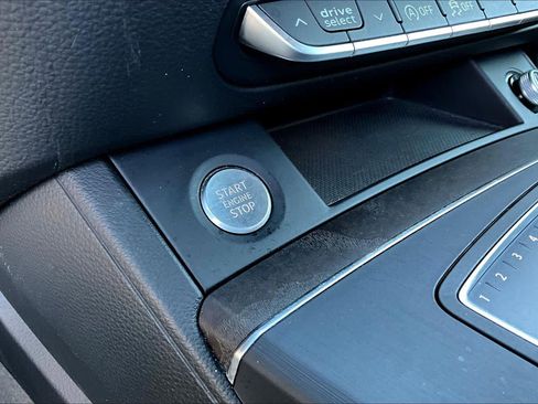 Used 2018 Audi Q5 2.0T Premium image 31