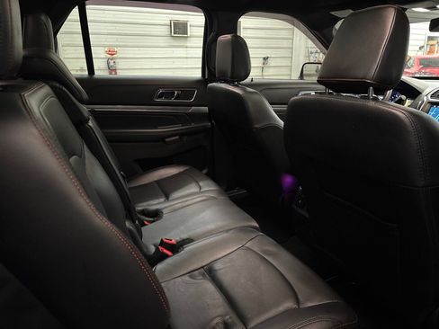 Used 2019 Ford Explorer Sport w/ Equipment Group 401A AWD/4WD image 30