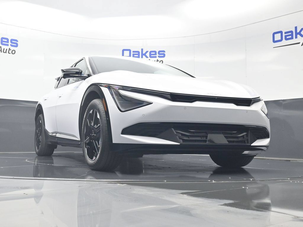 New 2026 Kia EV6 Wind RWD image 38