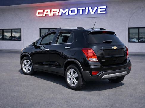 Used 2020 Chevrolet Trax LT w/ LT Convenience Package image 4