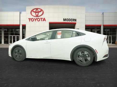 New 2026 Toyota Prius LE image 12