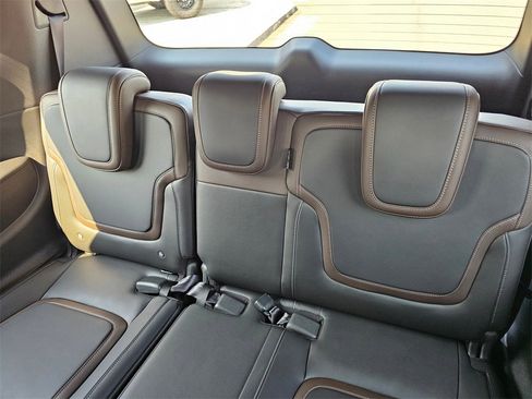 New 2026 Nissan Armada SL image 5