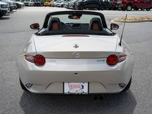 Used 2023 MAZDA MX-5 Miata Grand Touring RWD image 8