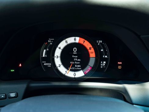 Used 2019 Lexus LS 500 F Sport w/ Accessory Package (Z2) AWD/4WD image 22