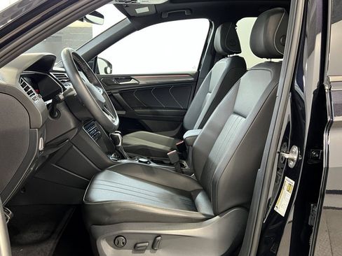 Used 2023 Volkswagen Tiguan SE R-Line image 21
