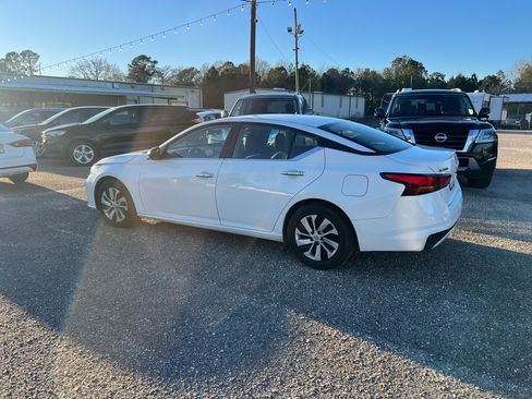 Used 2024 Nissan Altima 2.5 S image 8