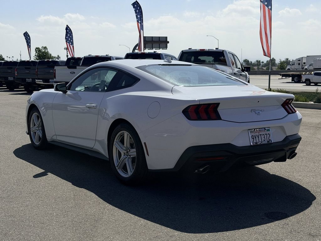 Used 2026 Ford Mustang Coupe RWD image 5