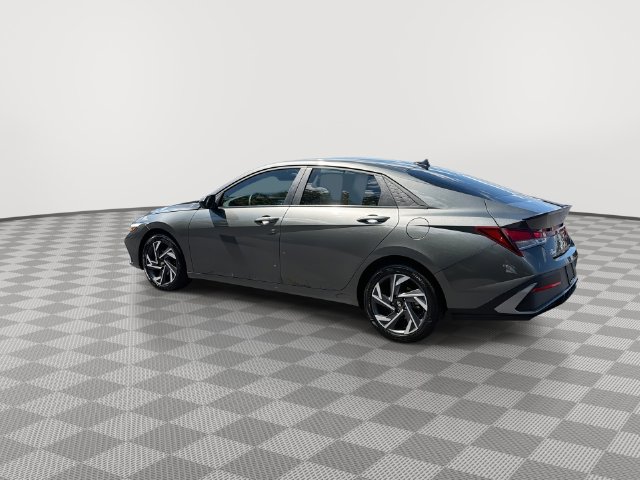 Used 2025 Hyundai Elantra Sport FWD image 8