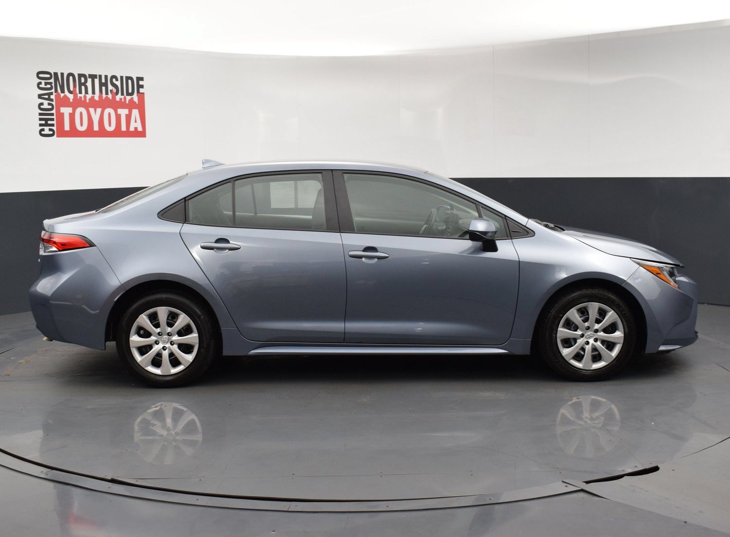 Used 2025 Toyota Corolla LE FWD image 5