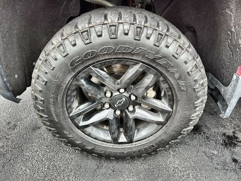Used 2020 Chevrolet Silverado 1500 LT Trail Boss AWD/4WD image 32