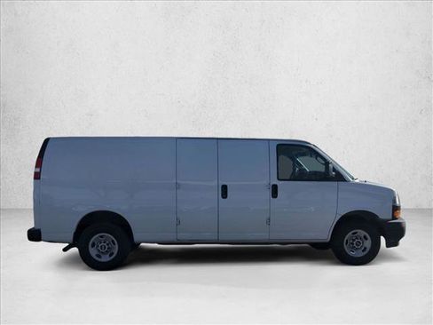 Used 2021 GMC Savana 3500 Extended image 4