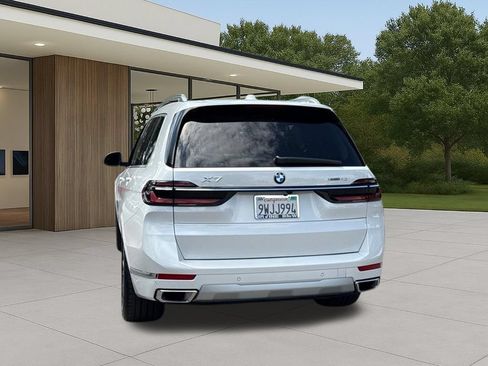 Used 2026 BMW X7 xDrive40i AWD/4WD image 11