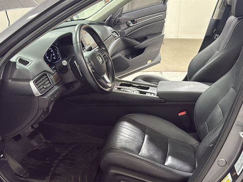 Used 2021 Honda Accord Touring image 12
