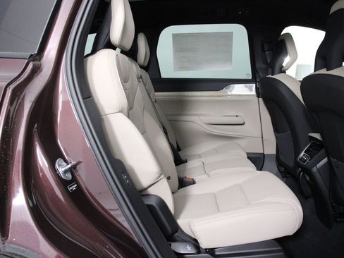 New 2025 Volvo EX90 Ultra image 11