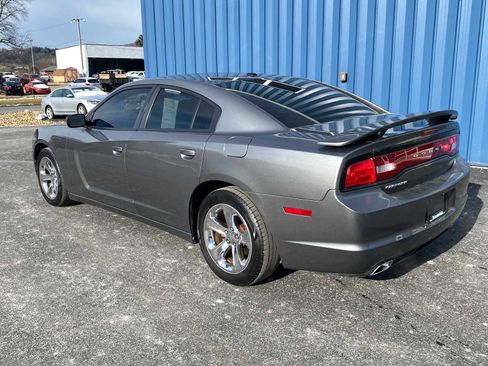 Used 2012 Dodge Charger SE w/ Sport Appearance Group image 4
