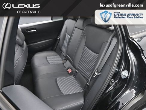 Used 2024 Toyota Corolla Cross XSE image 28